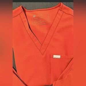 Figs auburn TOP ONLY